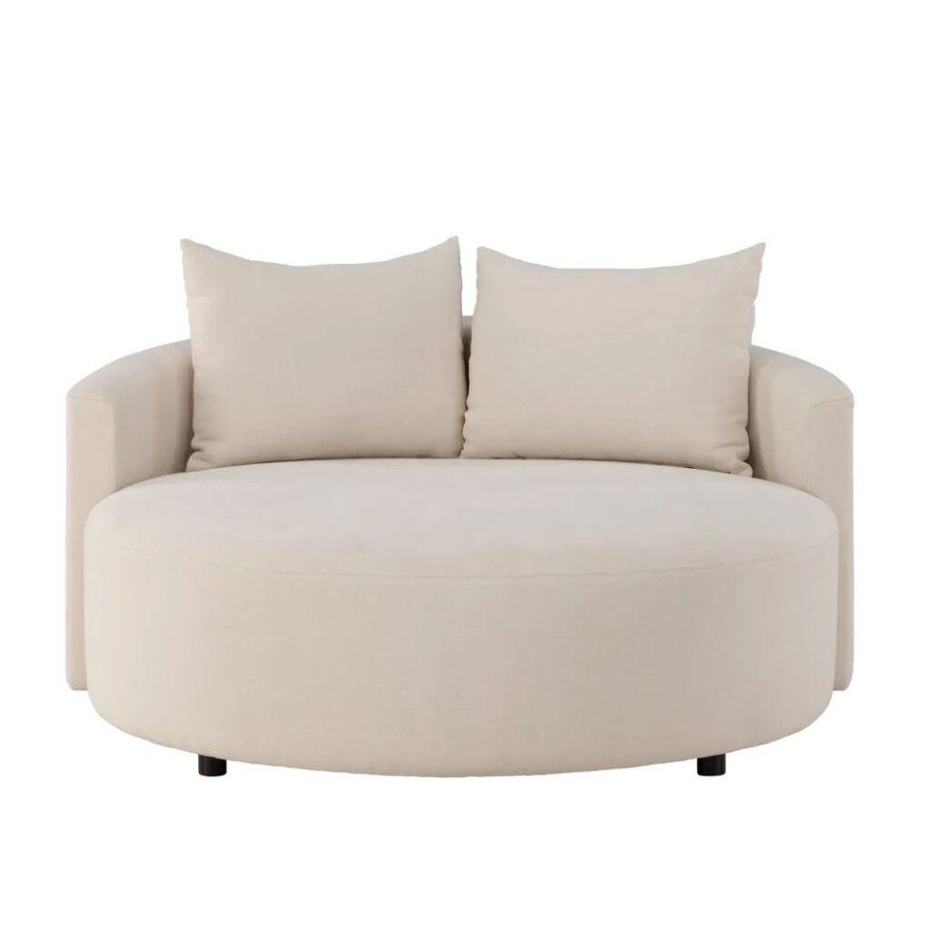 En stilren rund soffa som passar bra inom all inredning En stilren rund soffa som passar bra inom all inredning.